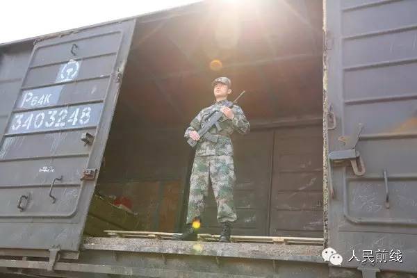 揭秘“军营镖师”:4000公里*火军**押运路如何走?答案超乎想象