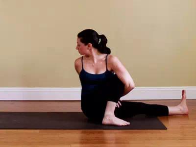 女生小腿肌肉发达怎么减,女生小腿肌肉很发达