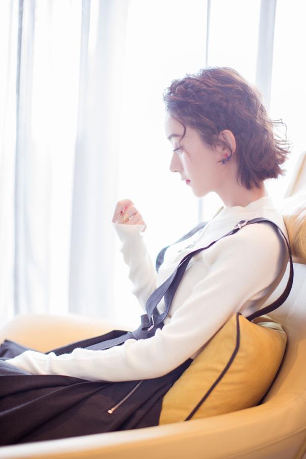 长脸型适合的中长发教程,修饰脸型发量少的中长发