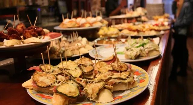 瑗跨彮鐗欏拰姣曞皵宸撮剛,姣曞皵宸撮剛鍦ㄨタ鐝墮