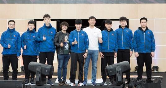 电竞明星鹿晗,鹿晗加盟电竞俱乐部