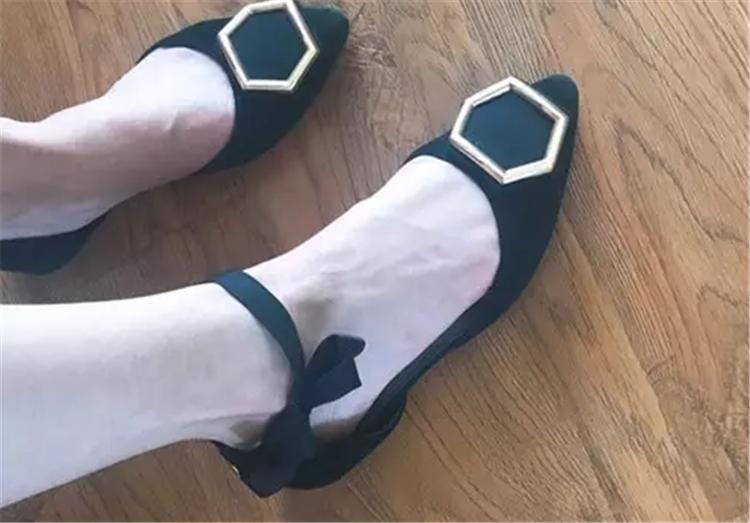 鞋子总是掉,鞋子老是掉跟是怎么回事