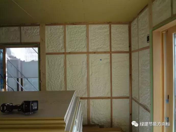 房间里特别冷而且很潮湿如何保温,顶楼冬天太冷怎么做保温