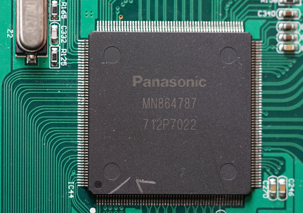 先看电影再吃鸡！英国路遥RotelRSP-1576家庭影院功放试用