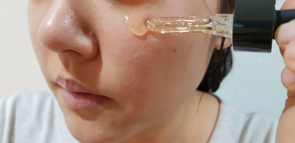 面部玫瑰精油的正确使用方法视频,面部精油的使用方法