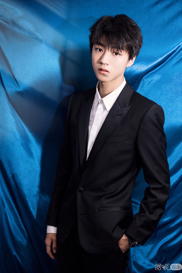 和王俊凯上演霸道总裁爱上我？这些粉丝绝对是从戏精学院毕业的