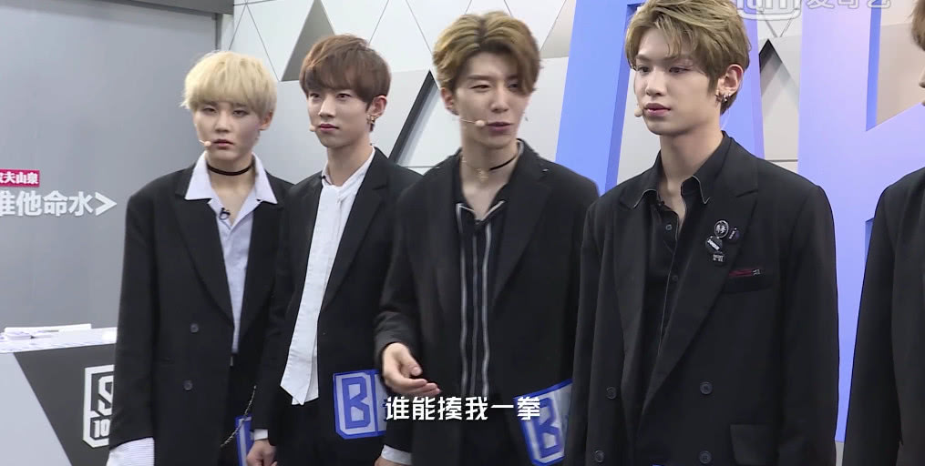 范丞丞青你1总决赛候场镜头,偶像练习生候场花絮范丞丞