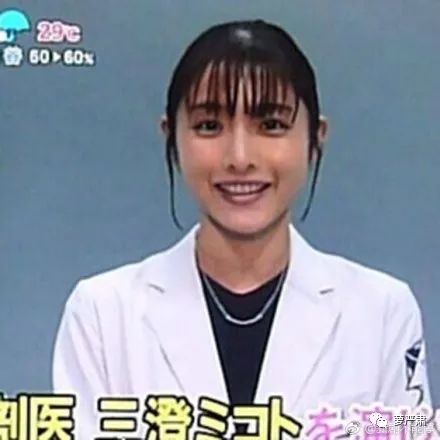 忙到面如土色不洗头，第一集就被分手，这个女主我好喜欢