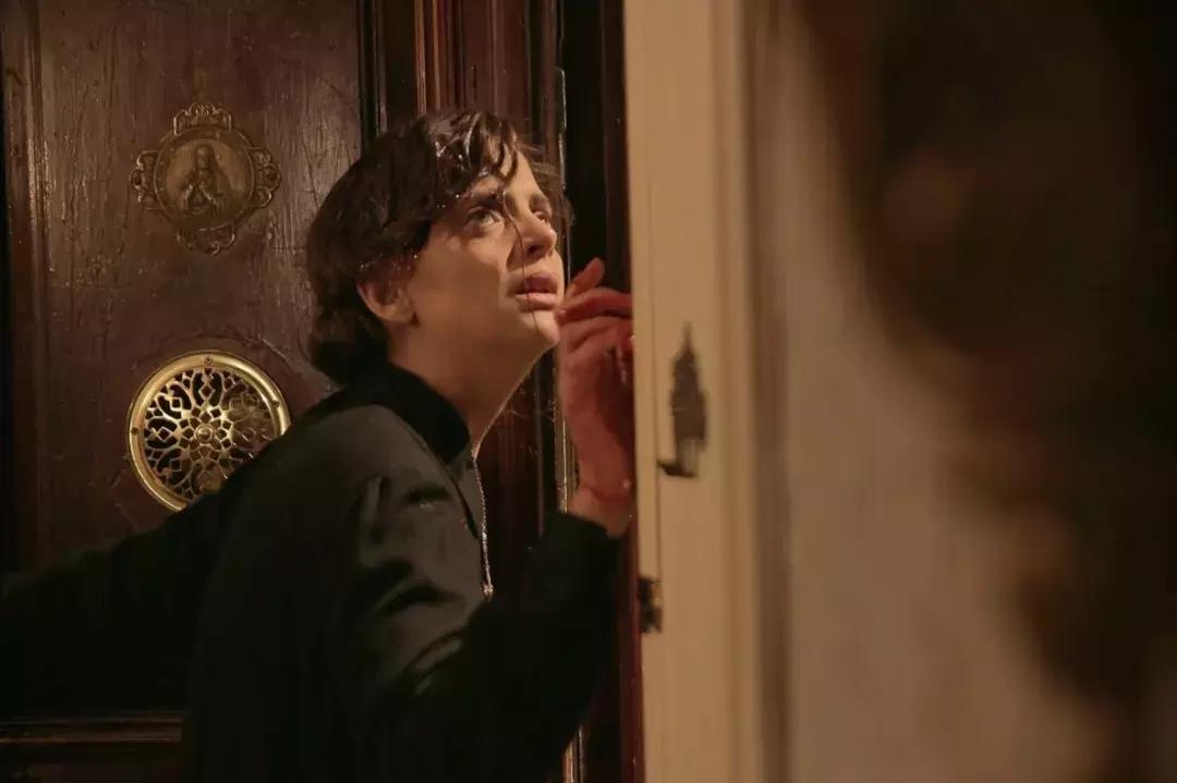 43名男生约2位女同学,骗她们喝“饮料”,之后的事情让人齿寒