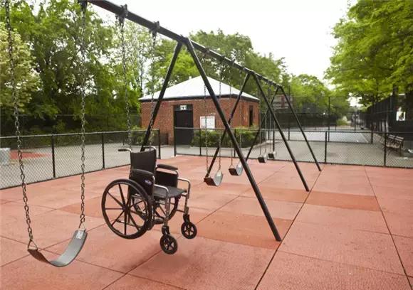 他把12个前女友都做成了高跟鞋？到底是真的假的