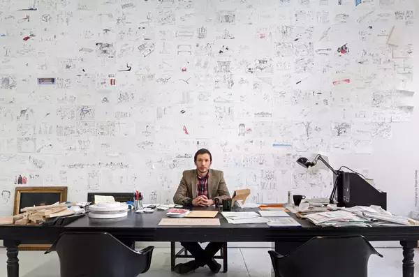 他把12个前女友都做成了高跟鞋？到底是真的假的