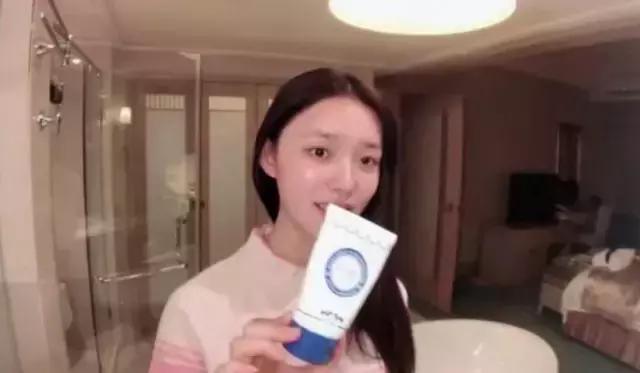 林允用的带法令纹面膜,林允用的意大利面膜