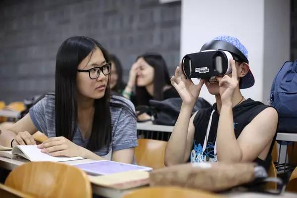 新车吉利帝豪gs落地价,吉利帝豪gs19款新车多少钱