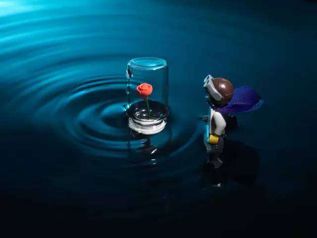 这对小夫妻竟然在家里造出了城堡、火星、九层妖塔