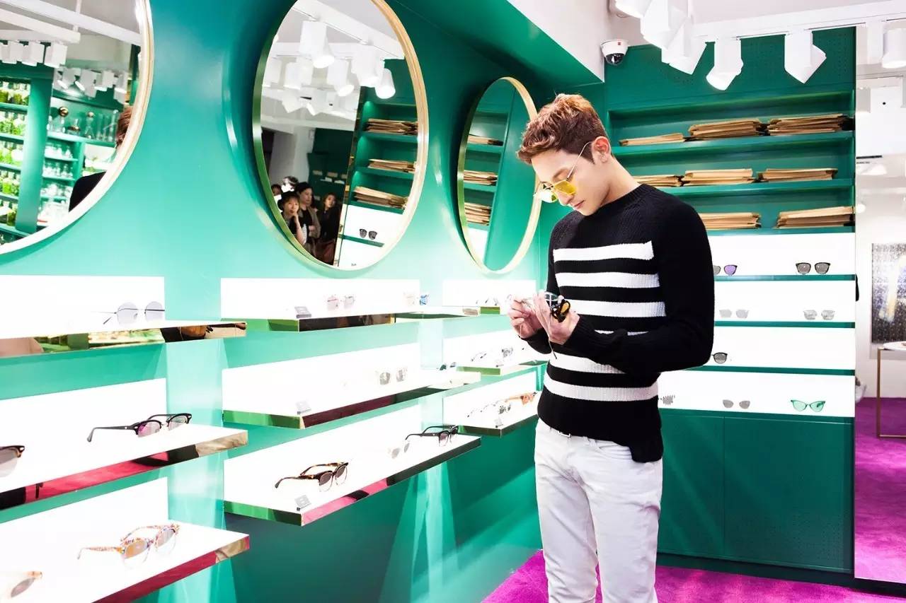 韩国比较火的墨镜,韩国超火的墨镜