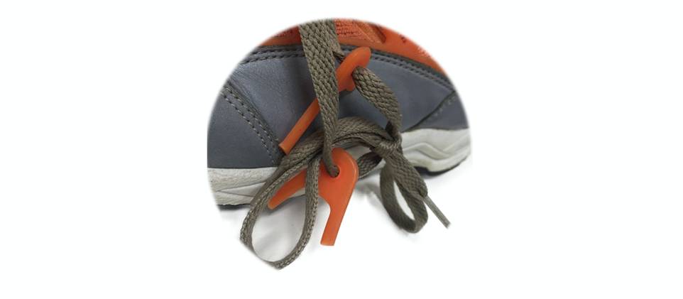 买过厂鞋，做过编辑，见证本土潮流变迁的他如今只留下这两色球鞋