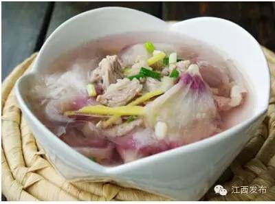 冰河开化狗熊撒欢,冰河解冻万物复苏狗熊撒欢原声