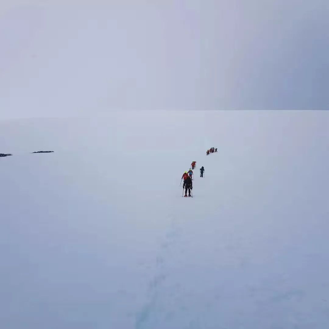 经常去旅行的人钱从哪来,去旅游的钱从哪里来的