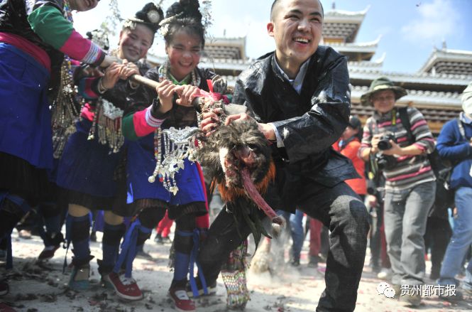 贵州打糍粑这个习俗的由来和传说,贵州侗族过年习俗打糍粑