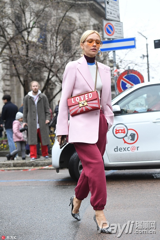 杨紫冬季穿什么裤子,杨紫穿直筒裤