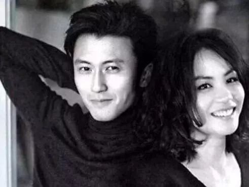 王菲谢霆锋同台集合,王菲谢霆锋甜蜜现场