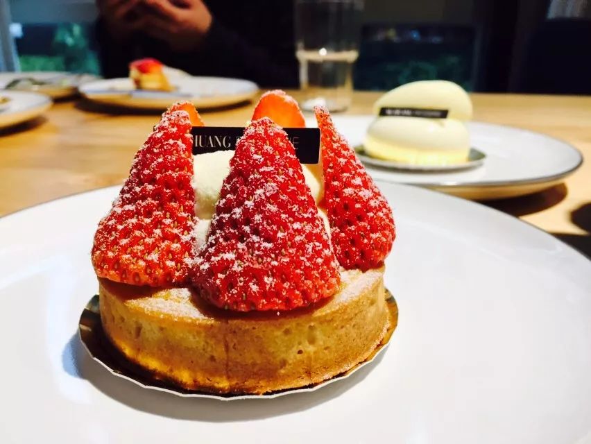 「心念初」重庆这些美到炸裂的草莓甜心，吃货看完迈不开腿！