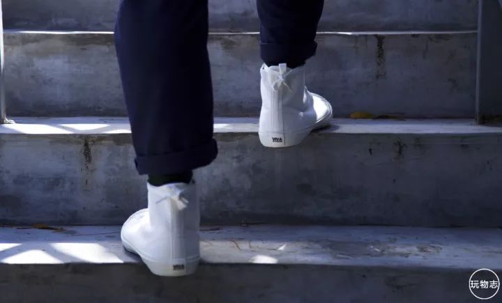 撞鞋不可怕谁最尴尬,撞鞋不可怕谁假谁尴尬