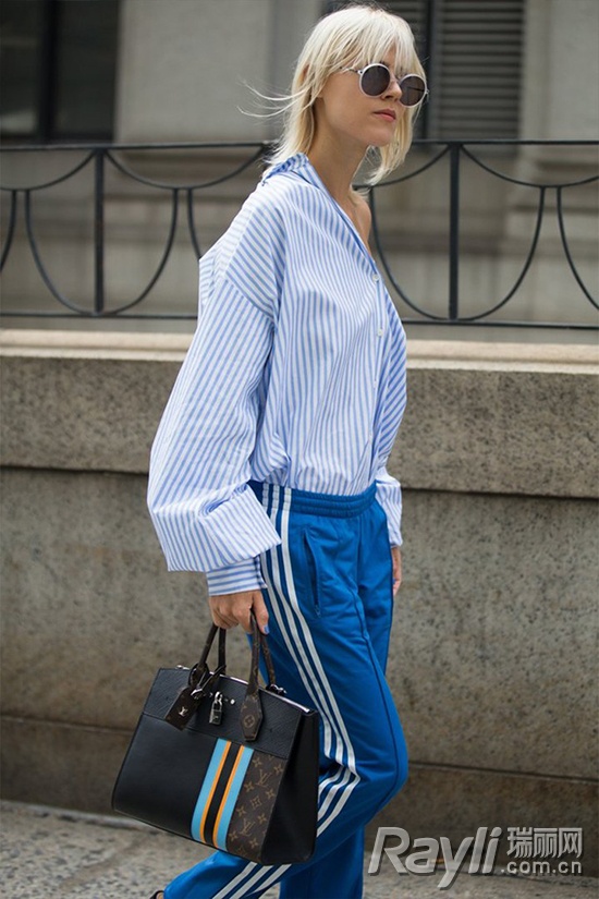 杨紫黑色阔腿牛仔裤,杨紫健身裤