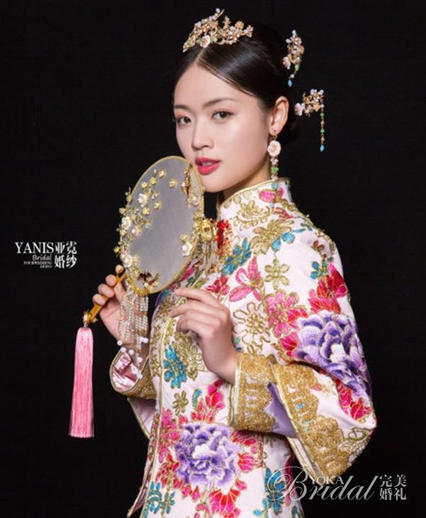 omg黑西装,omg背面到底是否镂空