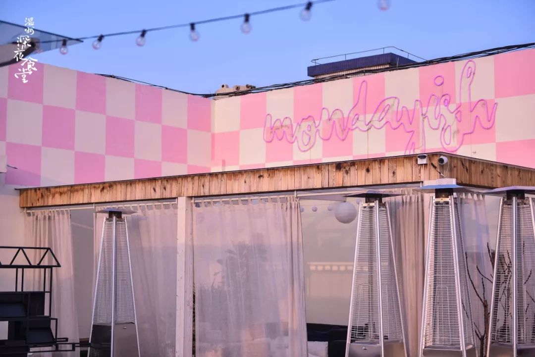 任性！温州海归美女辞职爆改破厂房，建露天解忧咖啡馆！