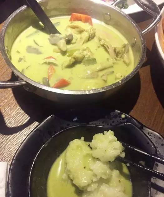 武汉一女学生拿着10块钱去买好吃的，竟然被。。。