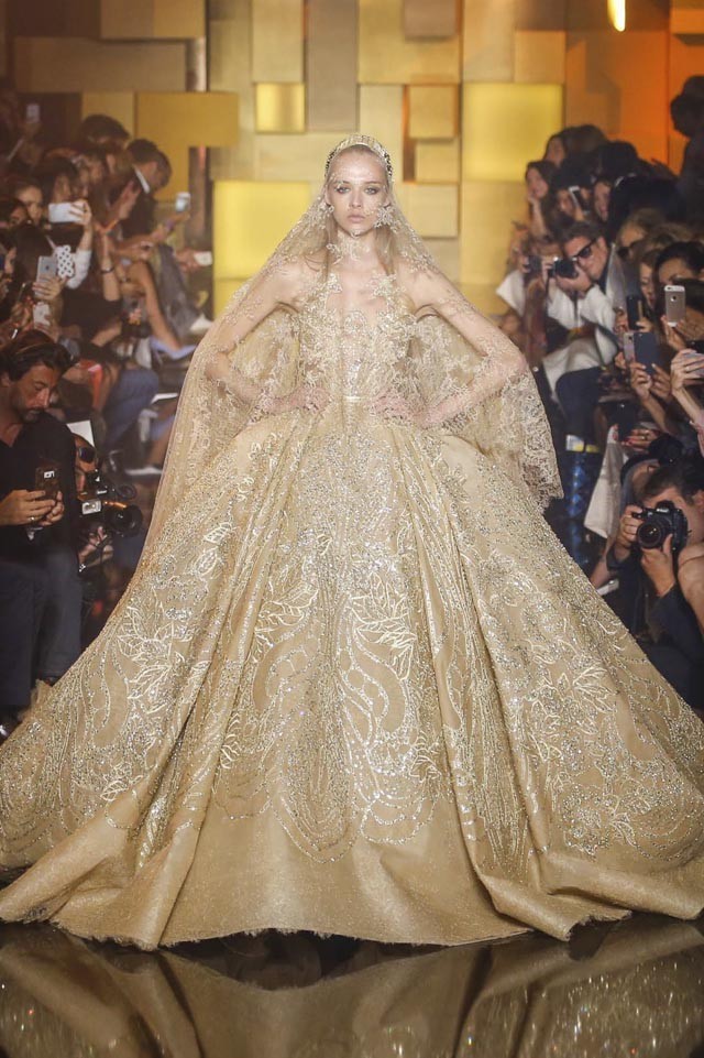 上帝创造了爱情人类发明了婚姻,上帝创造了男人女人