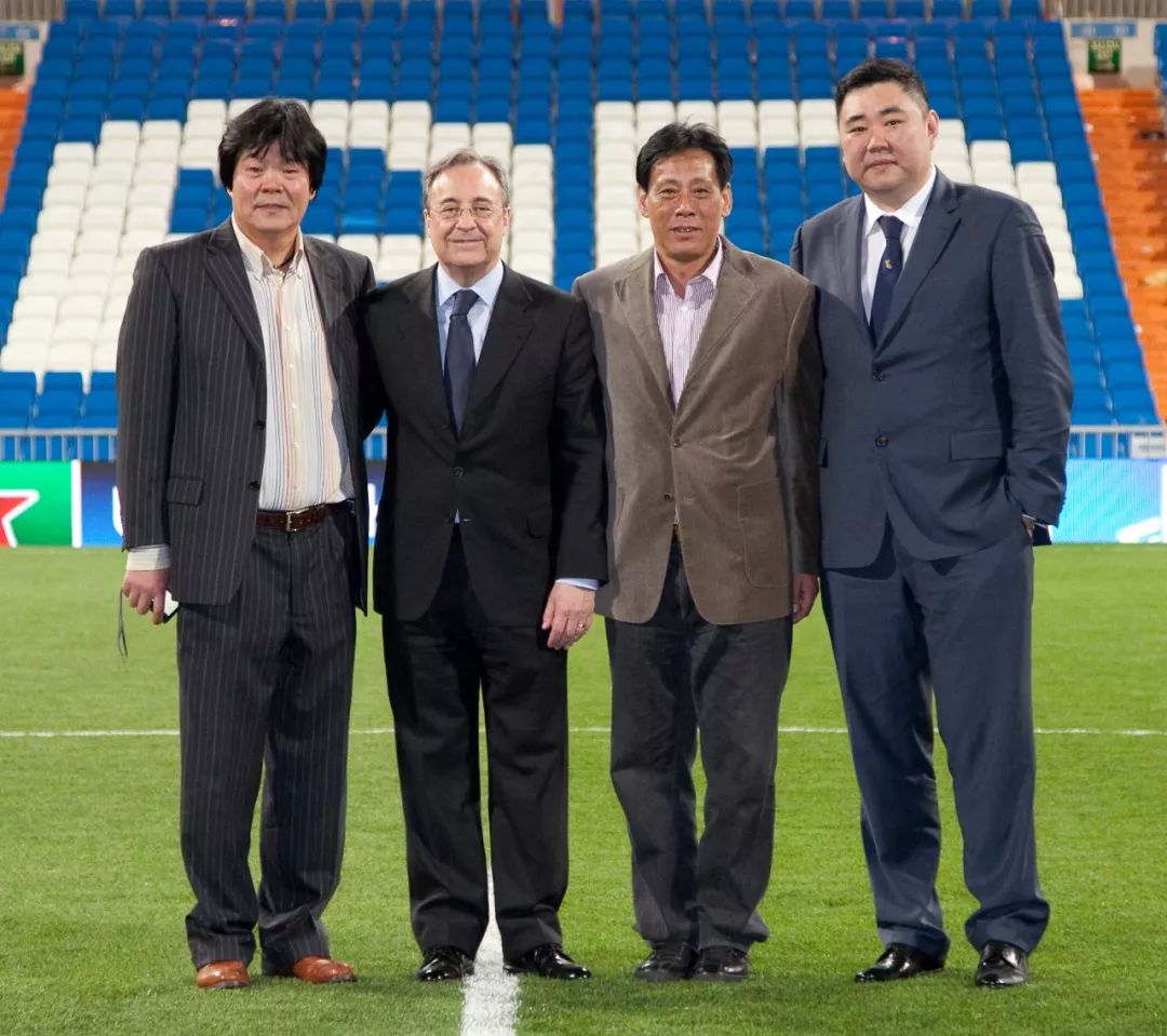 津门足球双百颂图片,津门足球双百颂签售会