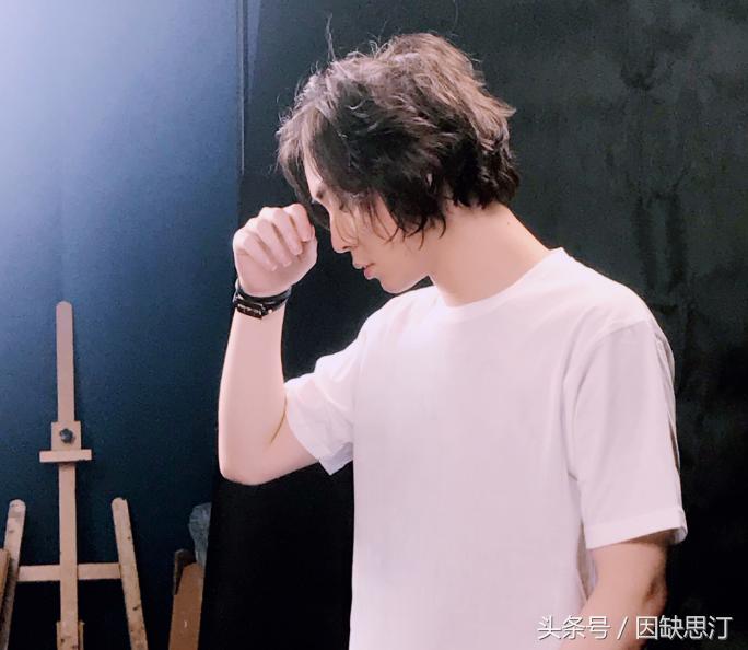 大仙试玩王者足球模式!走位也躲不过被踢命运!和蔼笑容逐渐狰狞