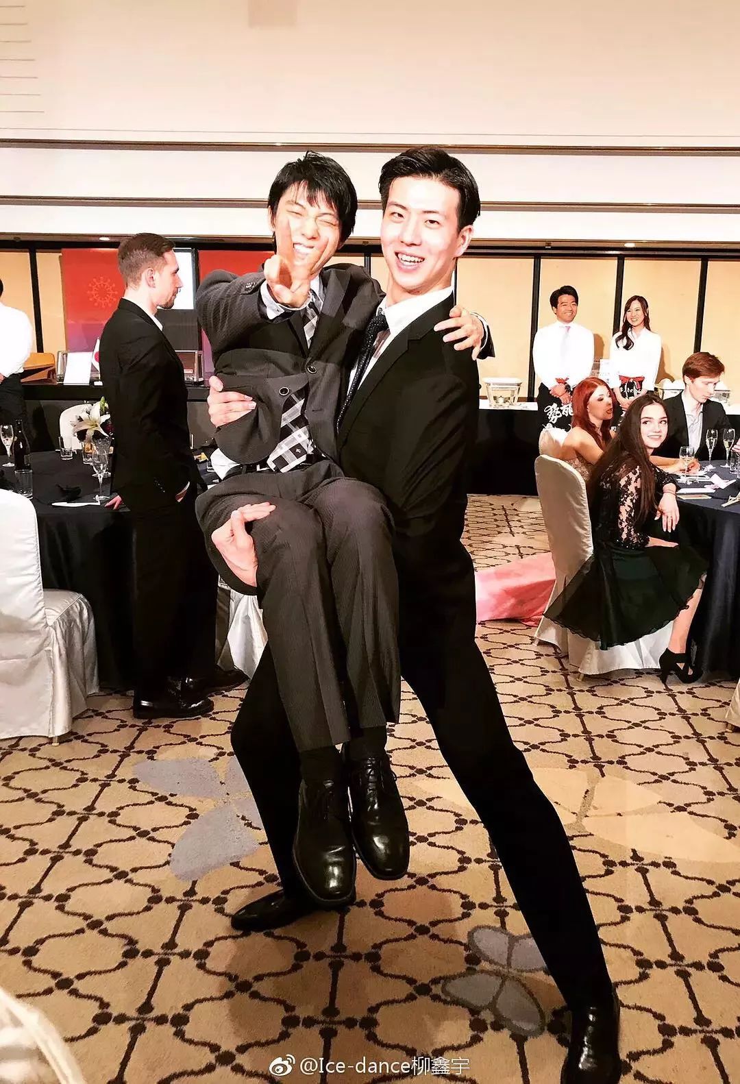 看完这篇文，你就明白央视女主播为什么对他痴狂？