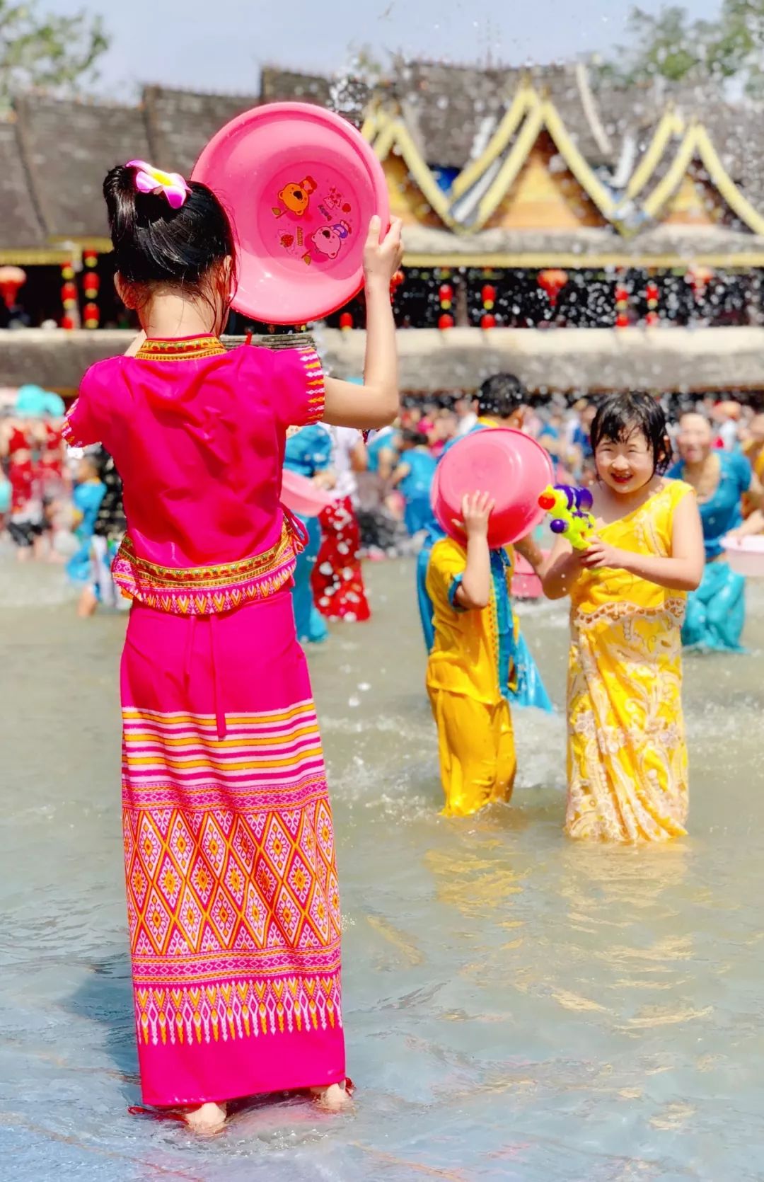 体验一把傣族人民的泼水节,傣族歌曲喜迎新年泼水节的到来