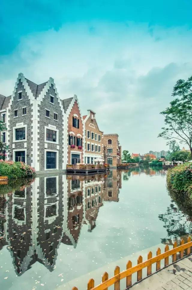 安逸，成都各区县的海棠花开了，周末带上家人或朋友踏春去哦