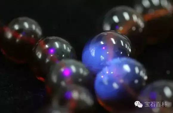 烤色蜜蜡和非烤色蜜蜡对比图,蜜蜡烤色算二代蜜蜡吗