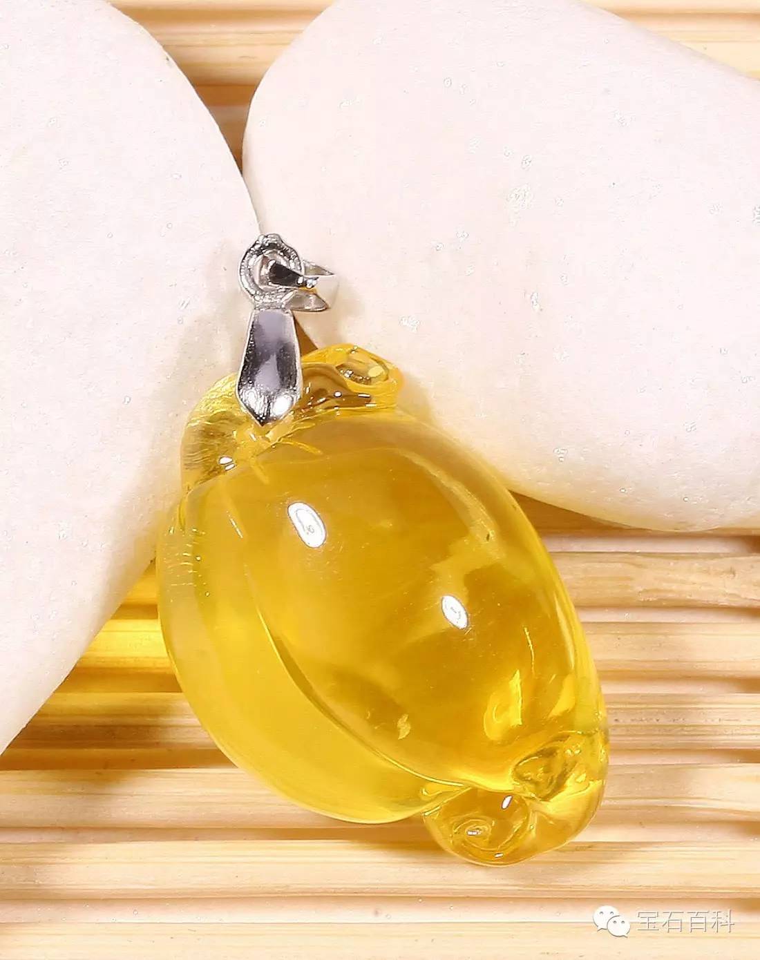 烤色蜜蜡和非烤色蜜蜡对比图,蜜蜡烤色算二代蜜蜡吗