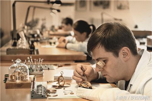 卡地亚坦克手表多久不戴会停,卡地亚手表一天不戴就停了