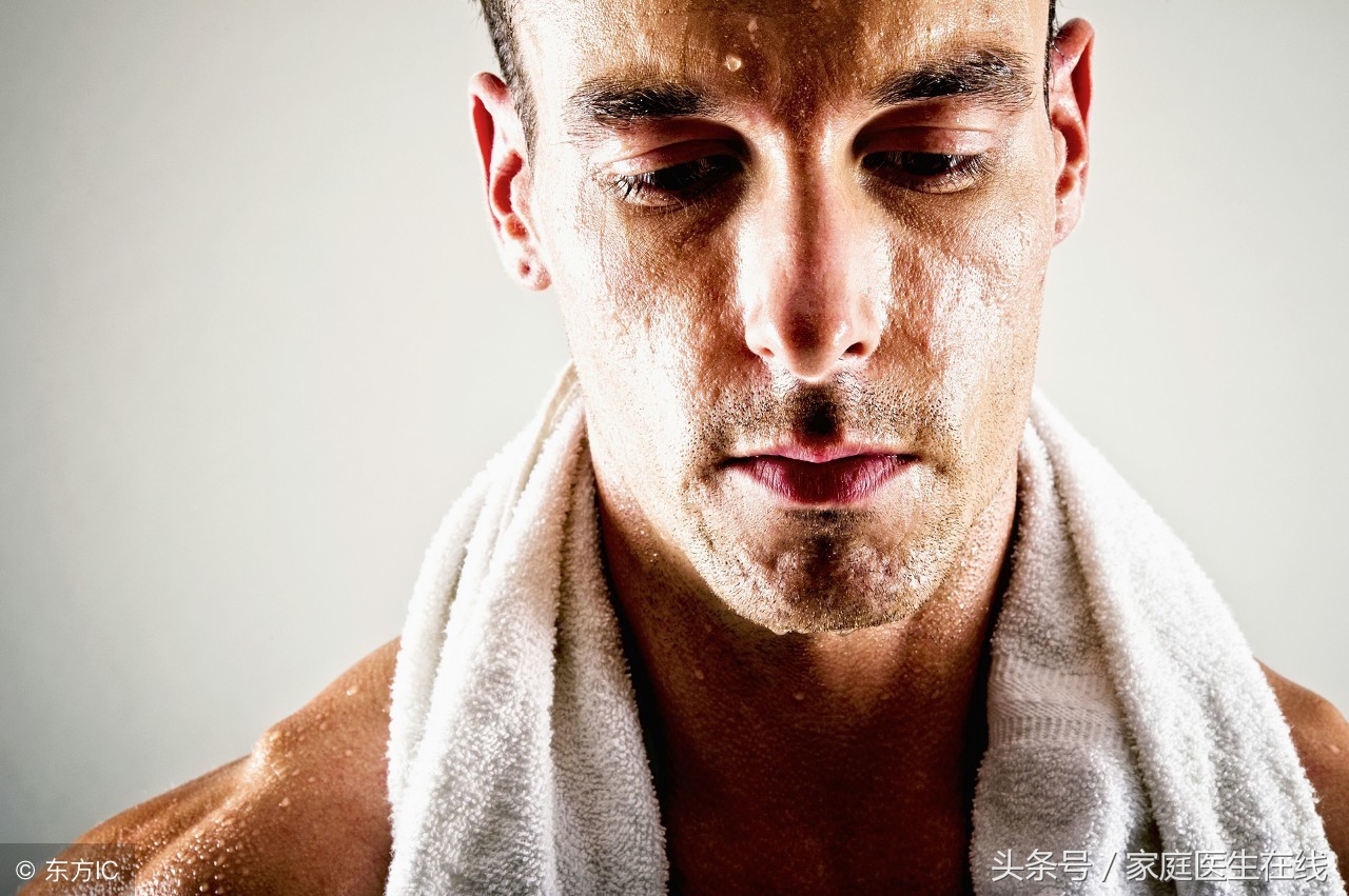 运动员为什么披着毛巾,运动员为什么头上盖毛巾