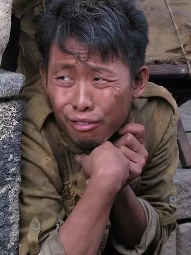 从一个跑龙套到大明星的电影,红海行动为什么挑中张译过人之处