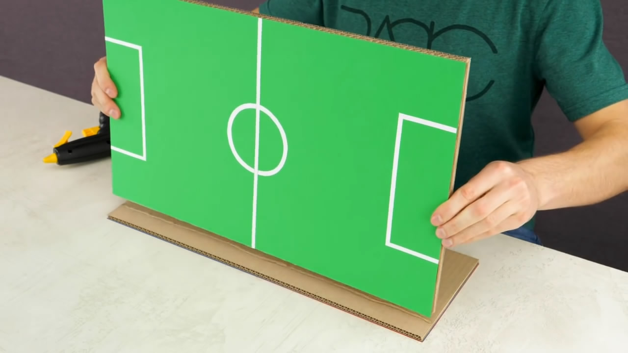 如何用磁铁制作可以玩的足球场,磁铁足球竞技原理
