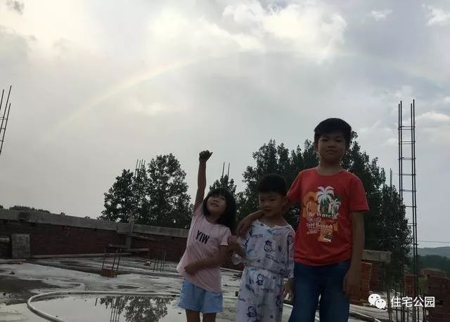 农村建房做真石漆的步骤,农村建房包工头不干了