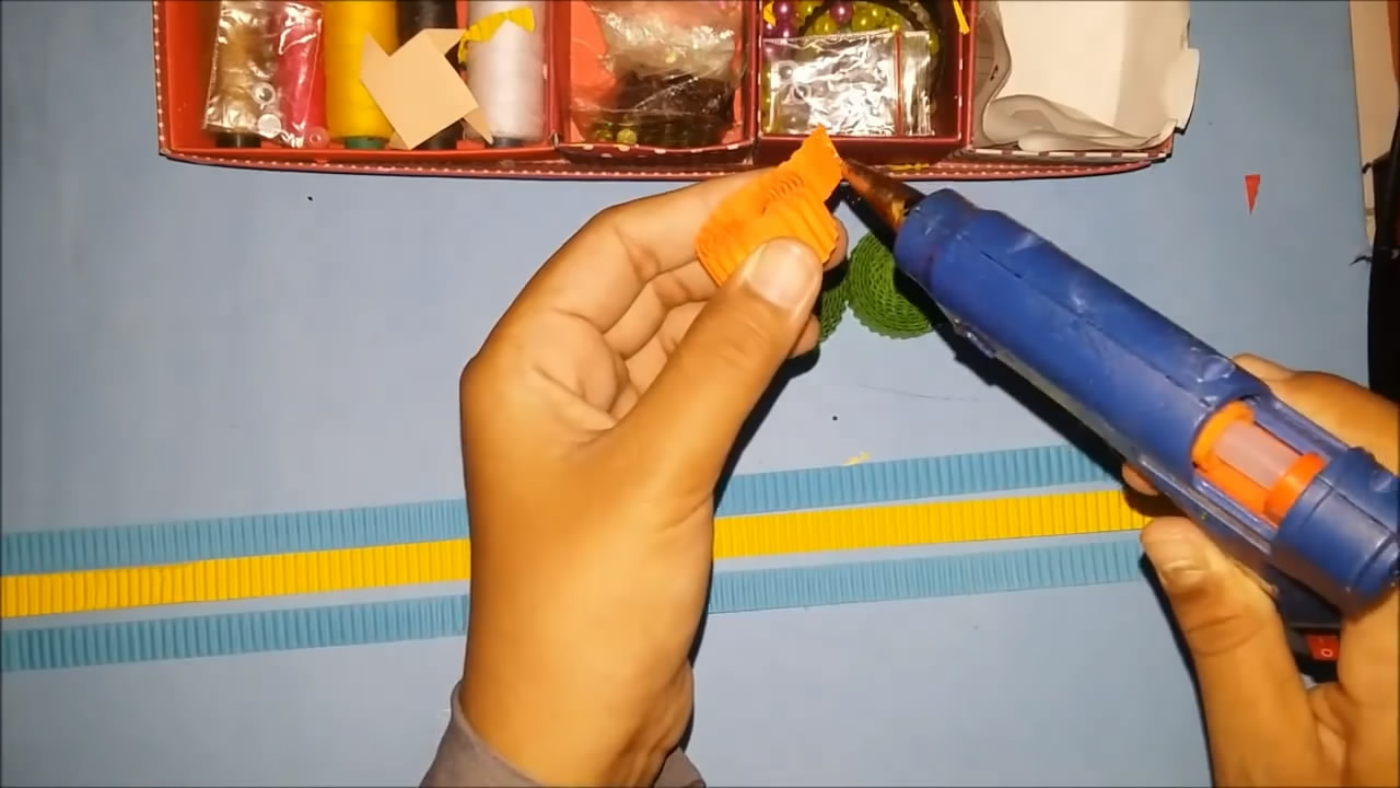 纸手工毛毛虫制作方法,纸毛毛虫制作方法