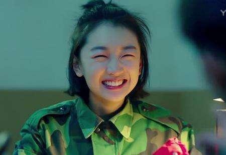 女星傻笑谁最萌?赵丽颖治愈陈乔恩少女,林依晨像袁湘琴附体!