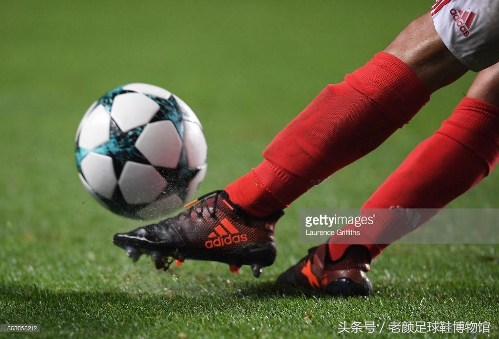 全是套路，塑料毛线组装在一起卖2000，解密足球鞋生产成本的秘密