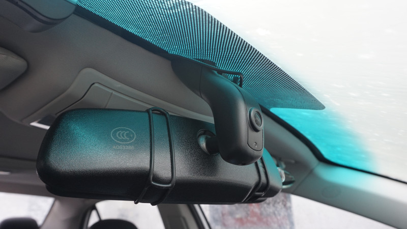 全面屏与后视镜的组合，威路特M8带来更安全的行车体验