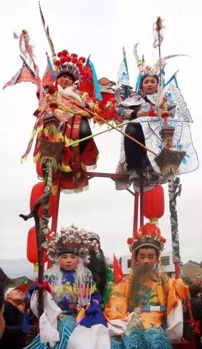 元宵节古镇逛一逛,古镇上的元宵节值得去玩嘛