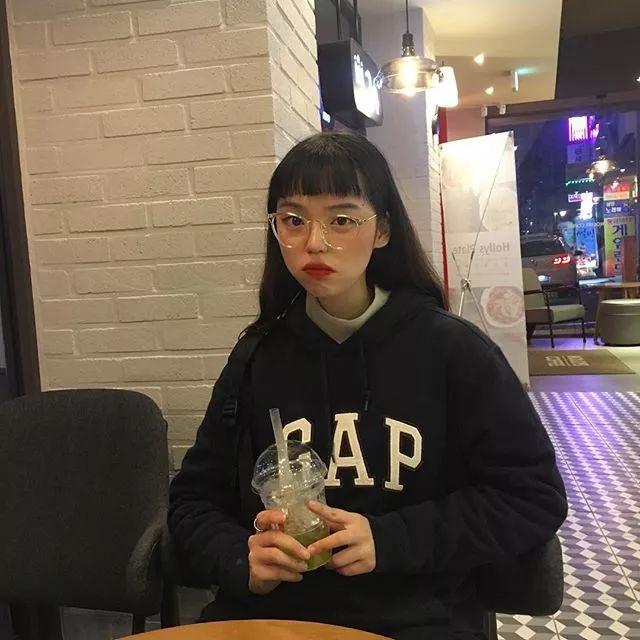 想骚还能买得起,开学这么穿让你成功撩到学妹哦